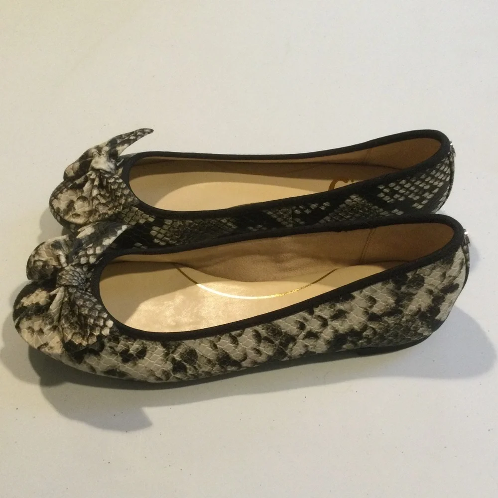 Circus by Sam Edelman snake print ballet flats with bow. Size 7